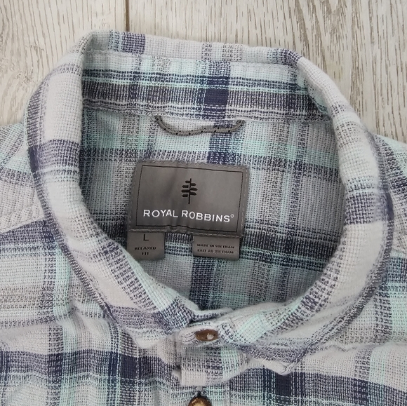 Royal Robbins Button Down Shirt Mens Large - Picture 2 of 4